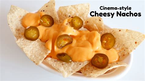 EASY & SIMPLE CINEMA-STYLE CHEESY NACHOS | MOVIE THEATER NACHOS - YouTube