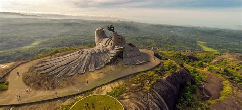 This Jatayu Nature Park in Kerala has world’s largest bird sculpture ...