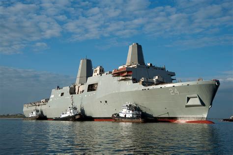 Naval Photos: USS Arlington (LPD 24)