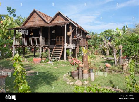 Thai style house hi-res stock photography and images - Alamy