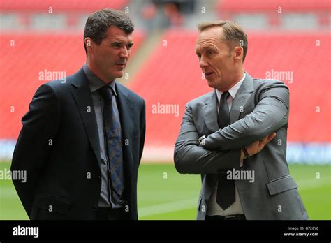 Itv sport presenters roy keane and lee dixon hi-res stock photography and images - Alamy