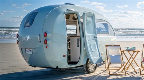 The Barefoot Travel Trailer is Retro-Chic