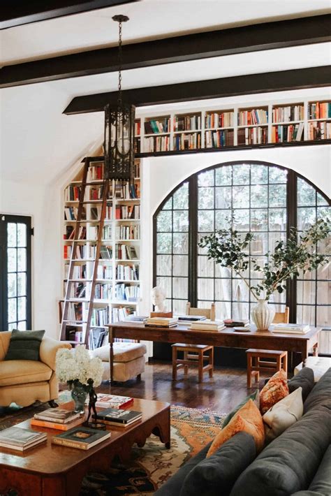 Fabulous bookshelf in a Los Angeles 1920 English Tudor house - Daily ...