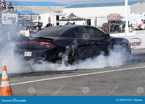 Dodge charger burnout editorial image. Image of drive - 106976135