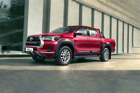 Toyota Hilux Price 2023, Images, Colours & Reviews