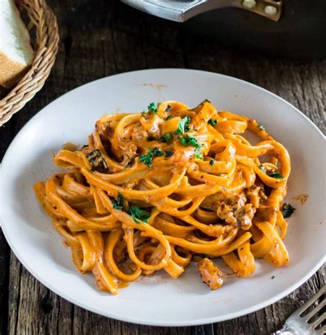 17 Easy Fettuccine Recipes You Can Make On A Weeknight