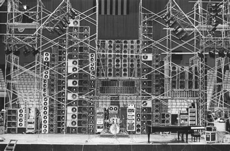 45 Years Ago The Grateful Dead Debuted The Wall of Sound And Changed Music Forever | LIVE music blog