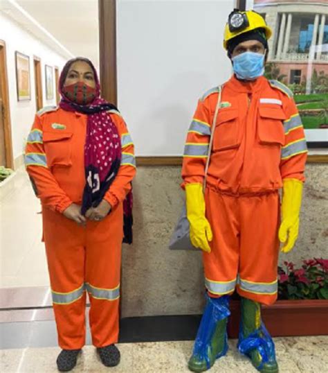 Now Sanitation workers to have uniform dress code across India | India ...