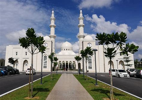 Indahnya! Masjid Sri Sendayan, Negeri Sembilan Macam Taj Mahal - Libur