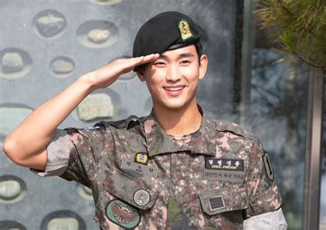 300 fans welcome Kim Soo-hyun as he completes military service, Entertainment News - AsiaOne