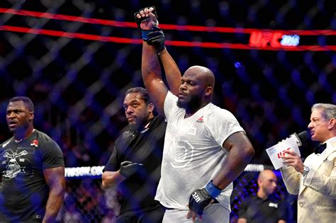 UFC 226: Francis Ngannou vs Derrick Lewis Fight Recap, Photos & Fight ...