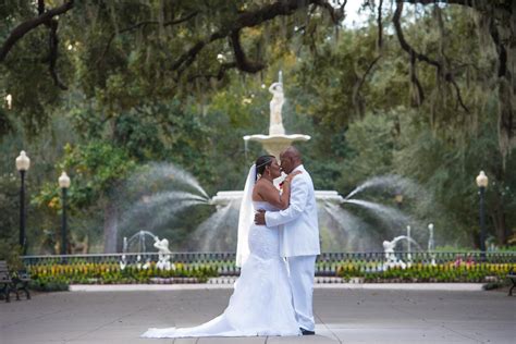 Destination Wedding and Look at Historic Savannah Georgia – One Moment ...