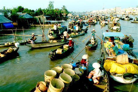 Top famous floating markets to visit in Mekong delta