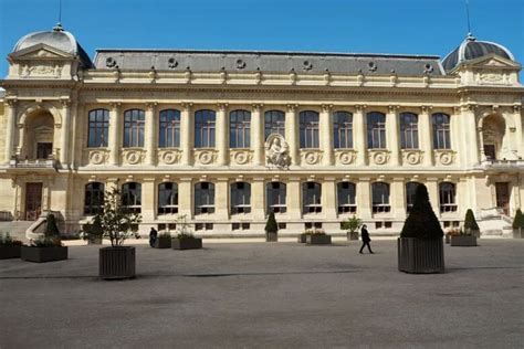 Top 1️⃣5️⃣ Historical Paris Museums | GuideTourism