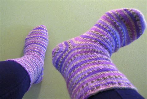 Mitz knitz: Sock knitting and toe-up socks