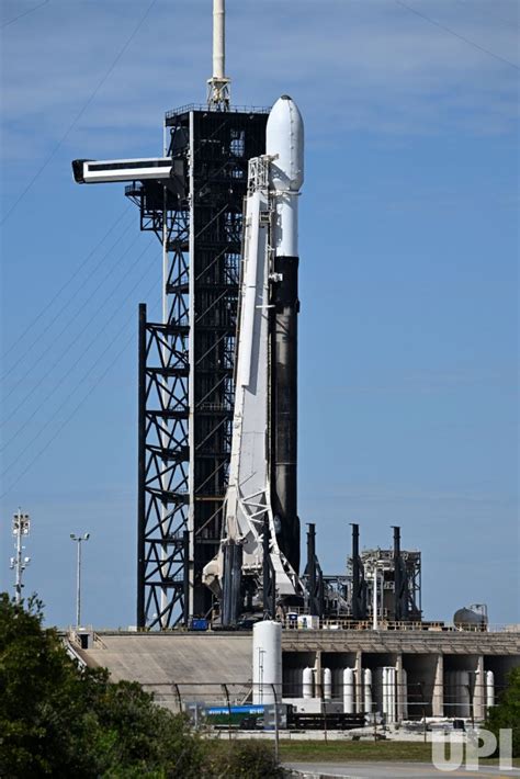 Photo: SpaceX Prepares to Launch Intuitive Machines IM-1 to the moon ...