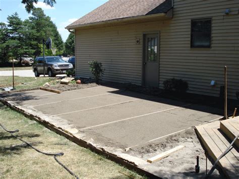 Leveling sand for flagstone patio