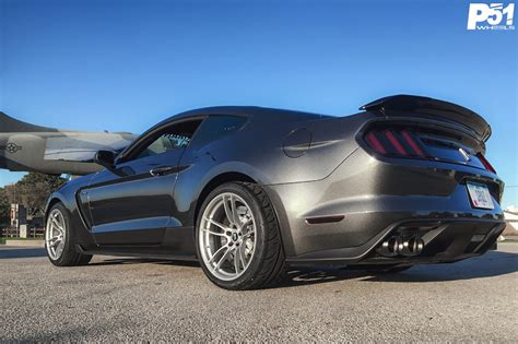 ford-mustang-gt350-magnetic-metallic-p51-101rf-gloss-metallic-silver-03 - P51 Wheels