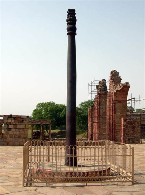 Mehrauli Pillar (Illustration) - World History Encyclopedia