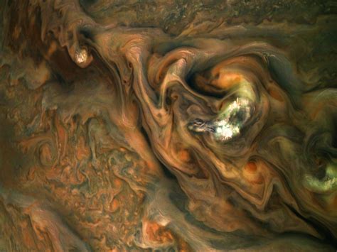 Breathtaking Image Shows Clouds on Jupiter Soaring Above Its Swirling Atmosphere : ScienceAlert