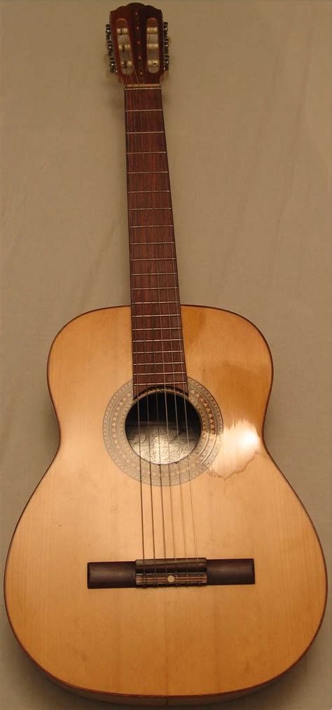File:Classic guitar.JPG - Wikimedia Commons