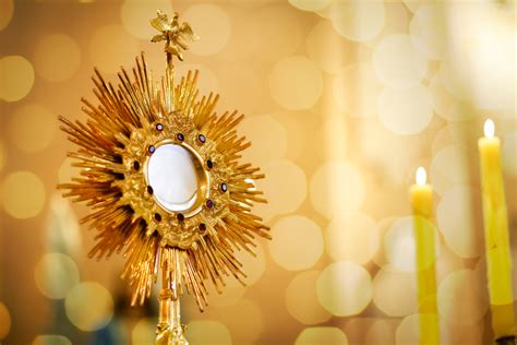 How to do Eucharistic adoration with kids - Teaching Catholic Kids