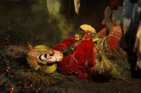 INDIA | KERALA THEYYAM FESTIVAL - Photo Workshop Adventures