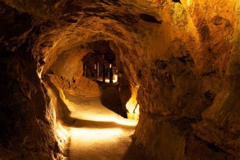 Explore the Natural Bridge Caverns | Caverns in Virgina