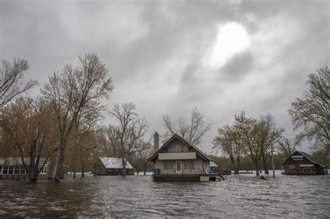 News Track: Mississippi River slowly recedes below flood stage | The ...