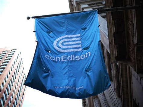 Con Edison signs new deal to reaffirm Clean Energy Commitment