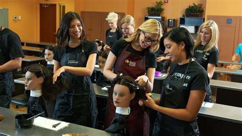 Choosing the Right Beauty & Cosmetology School