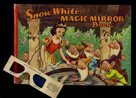 Walt Disney's Snow White Magic Mirror Book and the Story of Snow White and the Seven Dwarfs de ...