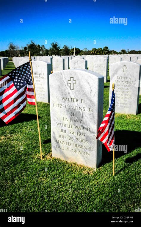 Sarasota national cemetery hi-res stock photography and images - Alamy