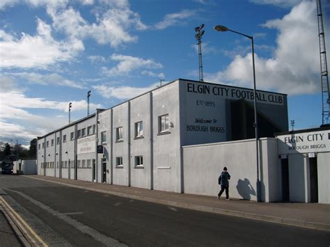 Borough Briggs (Elgin City v Forfar Athletic) | Couples The Football ...