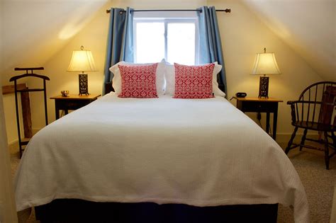 Deluxe Rooms | Tattingstone Inn | Wolfville