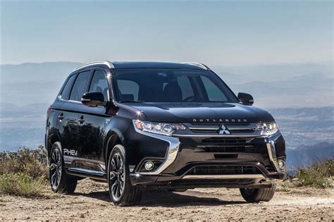 2018 Mitsubishi Outlander PHEV News and Information