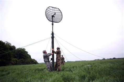 US Army signal Soldiers build interoperability, relationships with UK ...