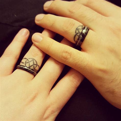 35 Romantic Wedding Ring finger Tattoo designs and ideas | Conceptions ...