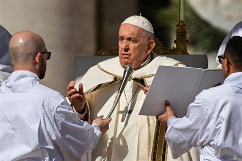 Full Text: Pope Francis’ homily for Easter Vigil 2023 at the Vatican - LiCAS.news | Light for ...