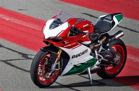 Ducati 1299 Panigale R Final Edition Trial - The War of Auto's