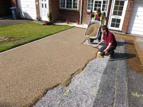 gravel driveway - Google Search | Diy driveway, Driveway design, Driveway paving