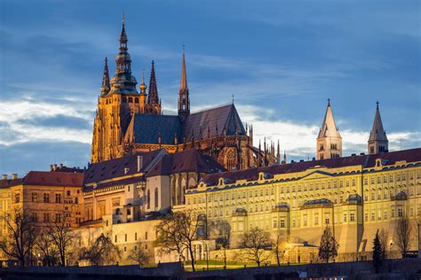 Antwort Why is Prague Castle so famous? Weitere Antworten – What is Prague Castle famous for ...