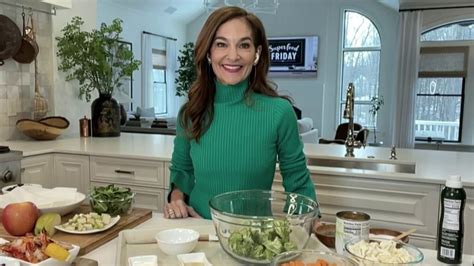 Watch TODAY Excerpt: Superfood Friday: Try Joy Bauer’s veggie-packed reboot bowl - NBC.com