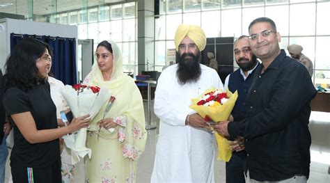 Flights from Bathinda takes wings after 3 years hiatus; AAP, Akali Dal ...