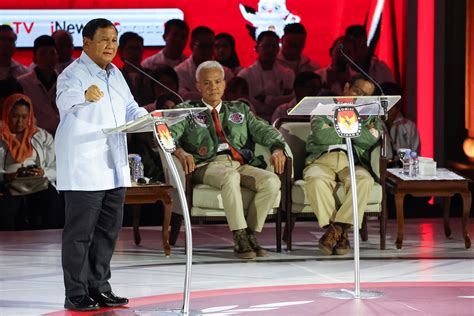 Indonesia's Prabowo grilled over fighter jet plan in third debate - Nikkei Asia