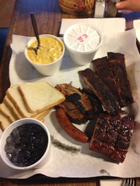 Texas BBQ Ranger: Two Bros. BBQ Market