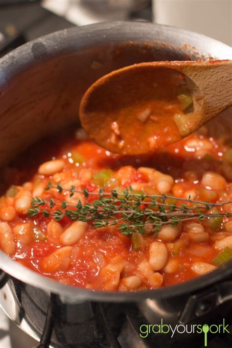 Tuscan Baked Beans Recipe - Grab Your Spork | grabyourspork.com