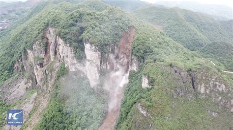 Video captures moment landslide occurs in Guizhou, China | Guizhou ...