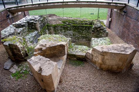 Incredible pictures show the ruins of ancient Roman city of Londinium ...