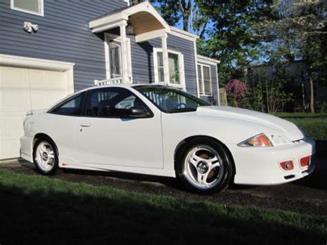 Sell used 2000 Chevy Cavalier Z24 Manual Coupe sunroof GMPP ...